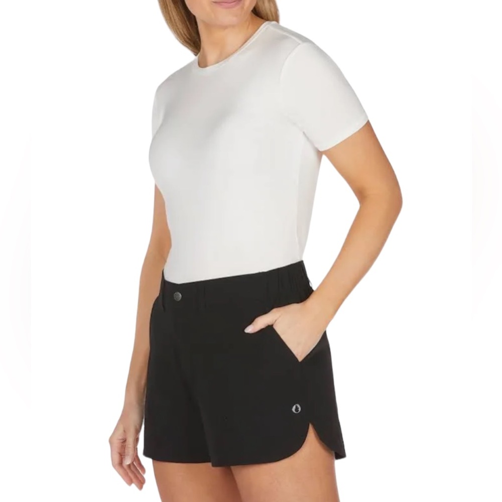 THE AMERICAN OUTDOORSMAN Women’s Curved Hem 4” Shorts